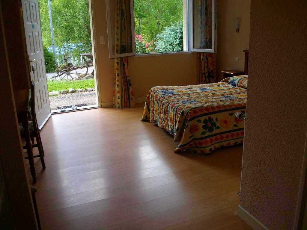 Logis Auberge La Grange De Renaudet Larche  Oda fotoğraf